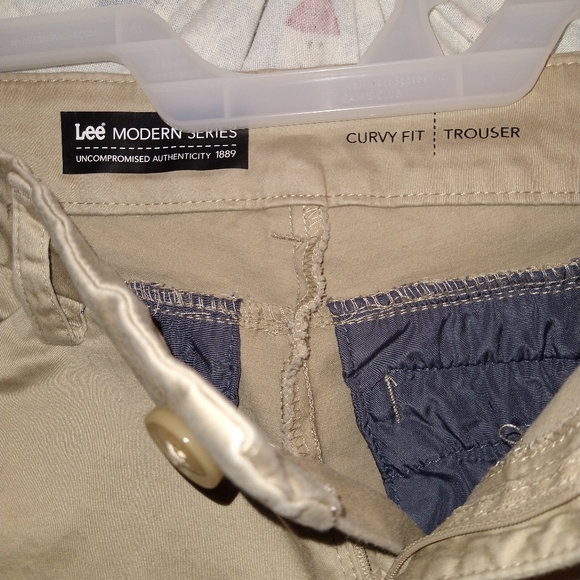 Women's Curvy Fit Trouser - Picture 4 of 4